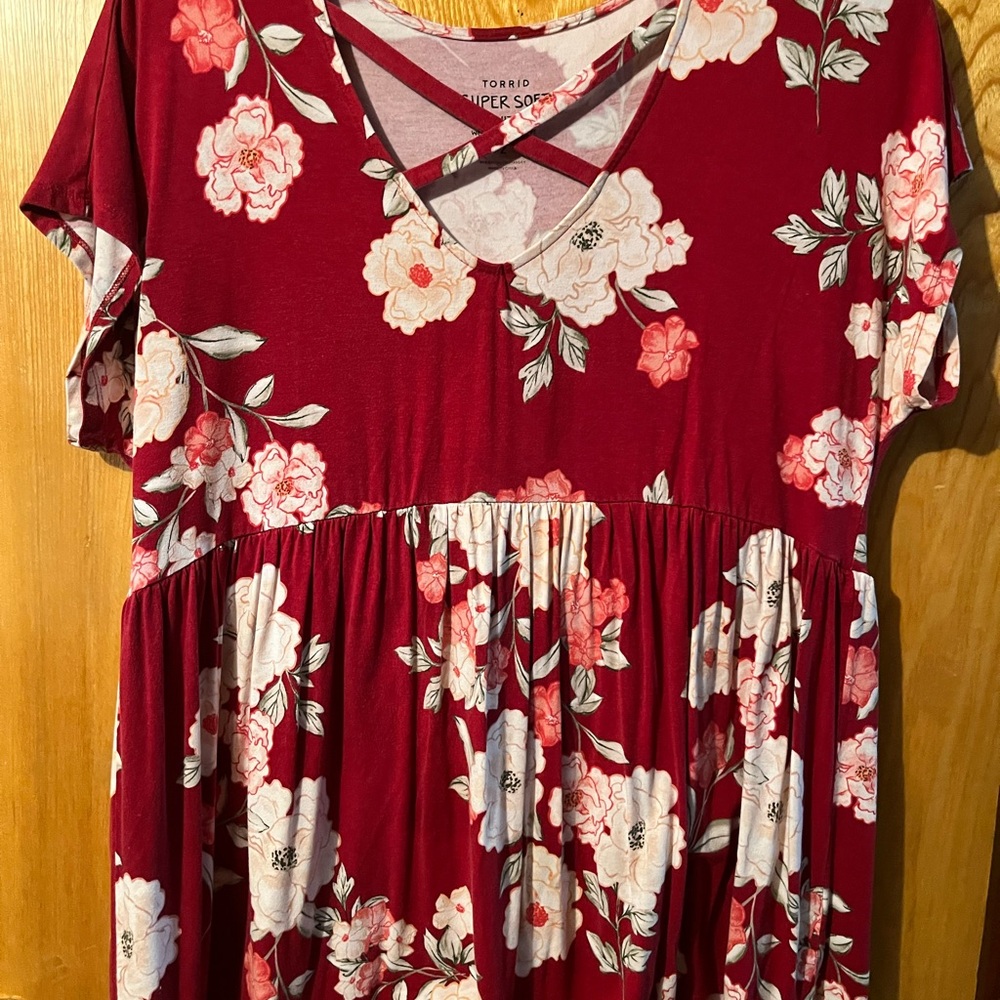 Torrid Red Floral Short Sleeve Top